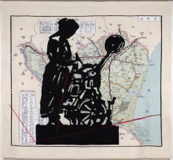 <div class="lightbox-artworktitle">Mechanic</div><div class="lightbox-artworkyear">2021</div><div class="lightbox-artworkdescription">Hand-woven mohair tapestry</div><div class="lightbox-artworkdimension">Main dimensions: 272 x 292 x cm</div><div class="lightbox-artworkdimension">Edition of 6 plus 2 AP</div>